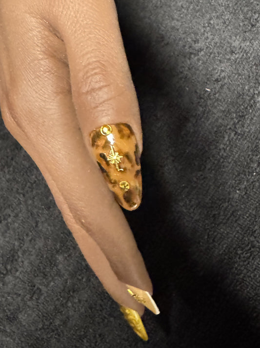 Golden Wild Press-On Set