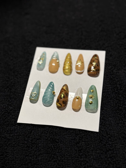 Golden Wild Press-On Set